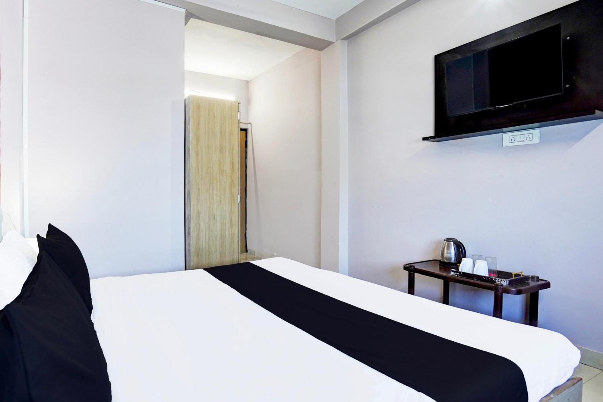 Super Hotel O Blw Kakarmatta Near Banaras Junction Варанасі Екстер'єр фото