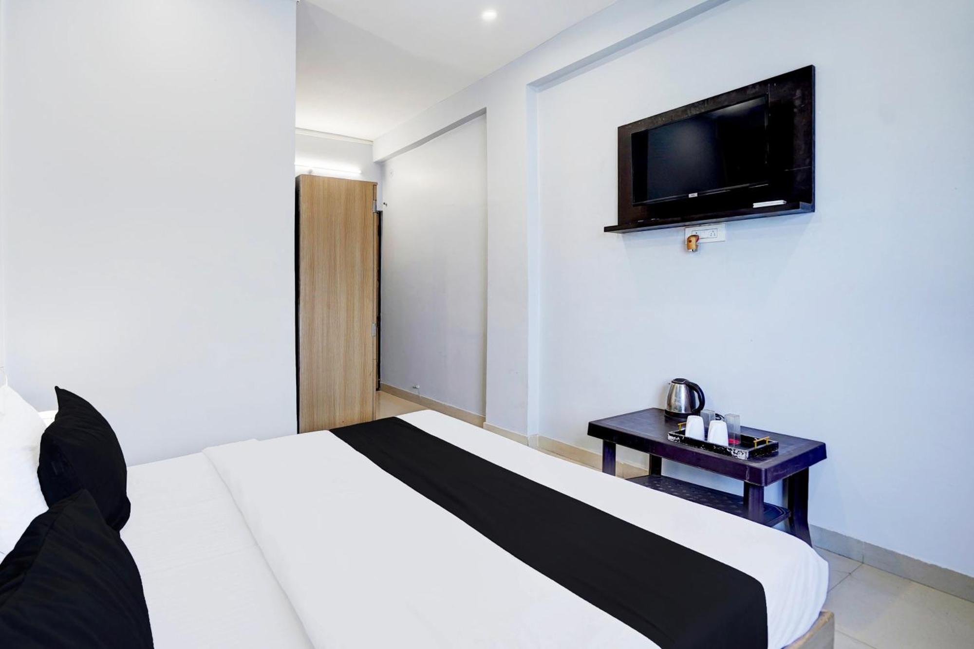 Super Hotel O Blw Kakarmatta Near Banaras Junction Варанасі Екстер'єр фото